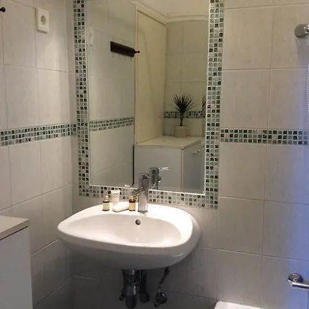 Comedy Apartment *